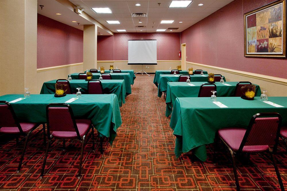 Hotel Express Richmond - Midtown By Ihg 3*