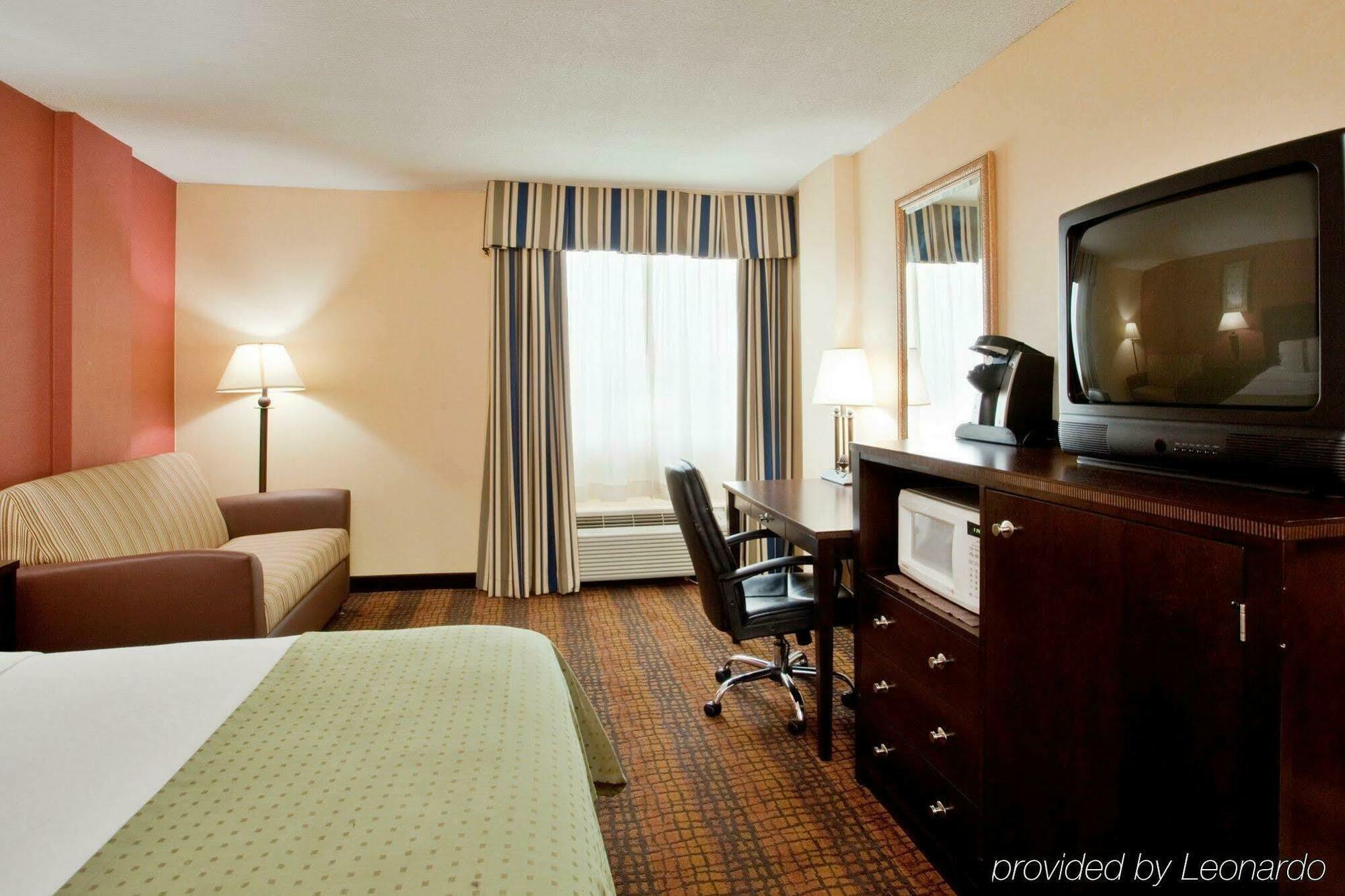 Express Richmond - Midtown By Ihg Hotel