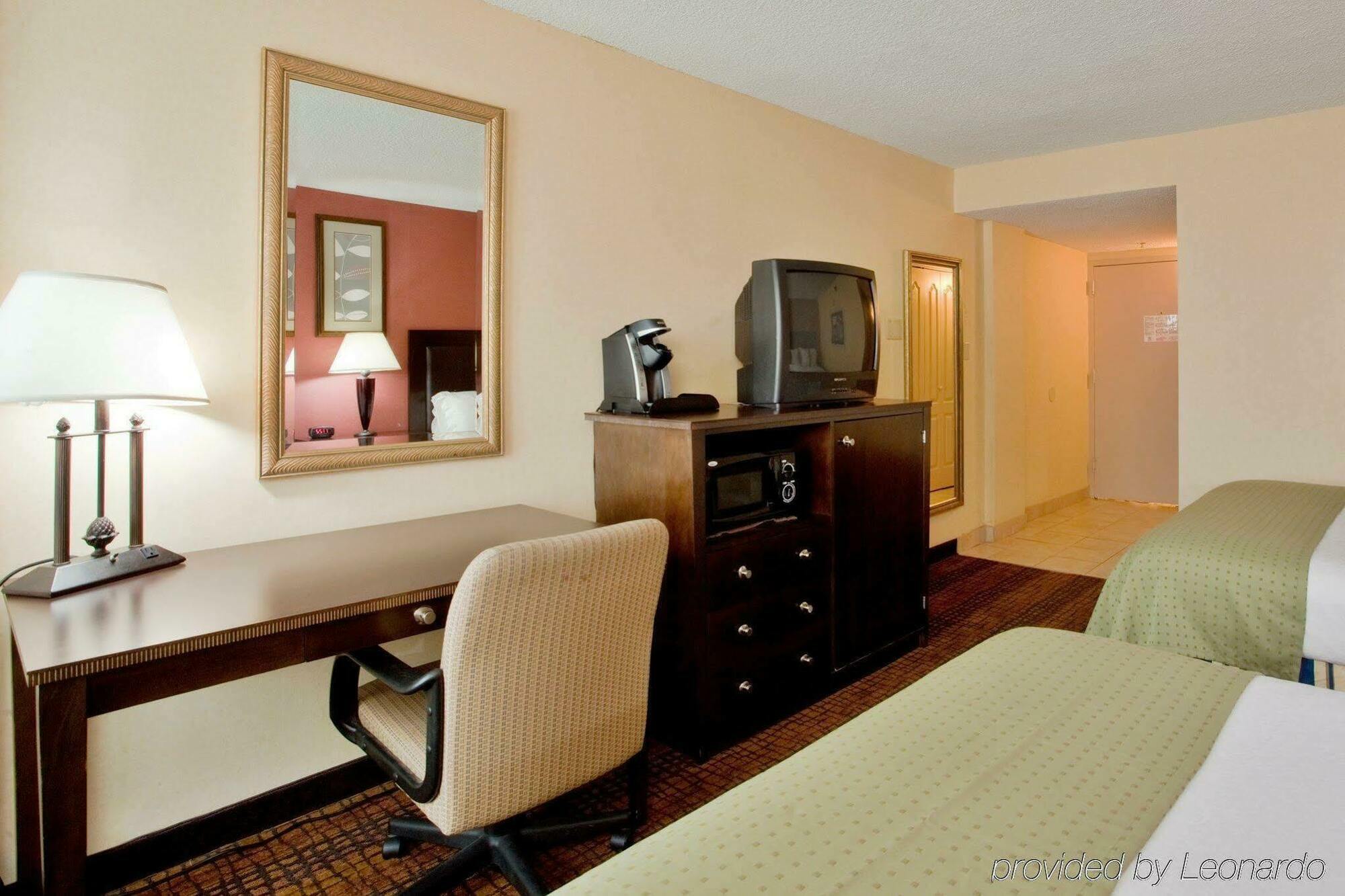 Express Richmond - Midtown By Ihg Hotel Dumbarton