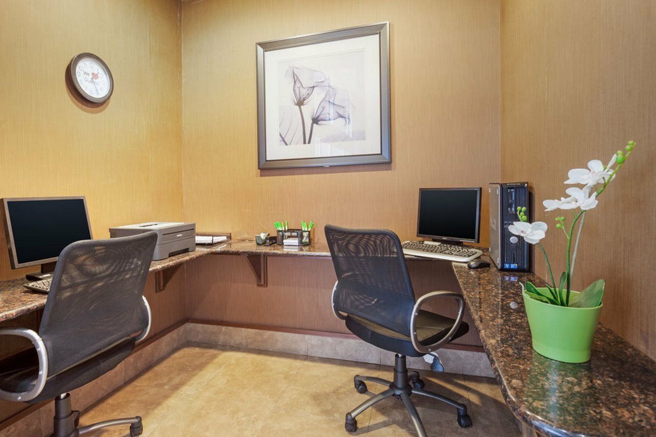 Express Richmond - Midtown By Ihg Hotel 3*