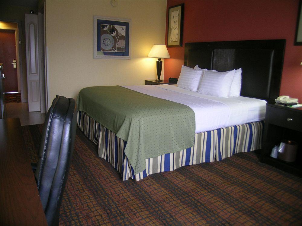 Express Richmond - Midtown By Ihg Hotel