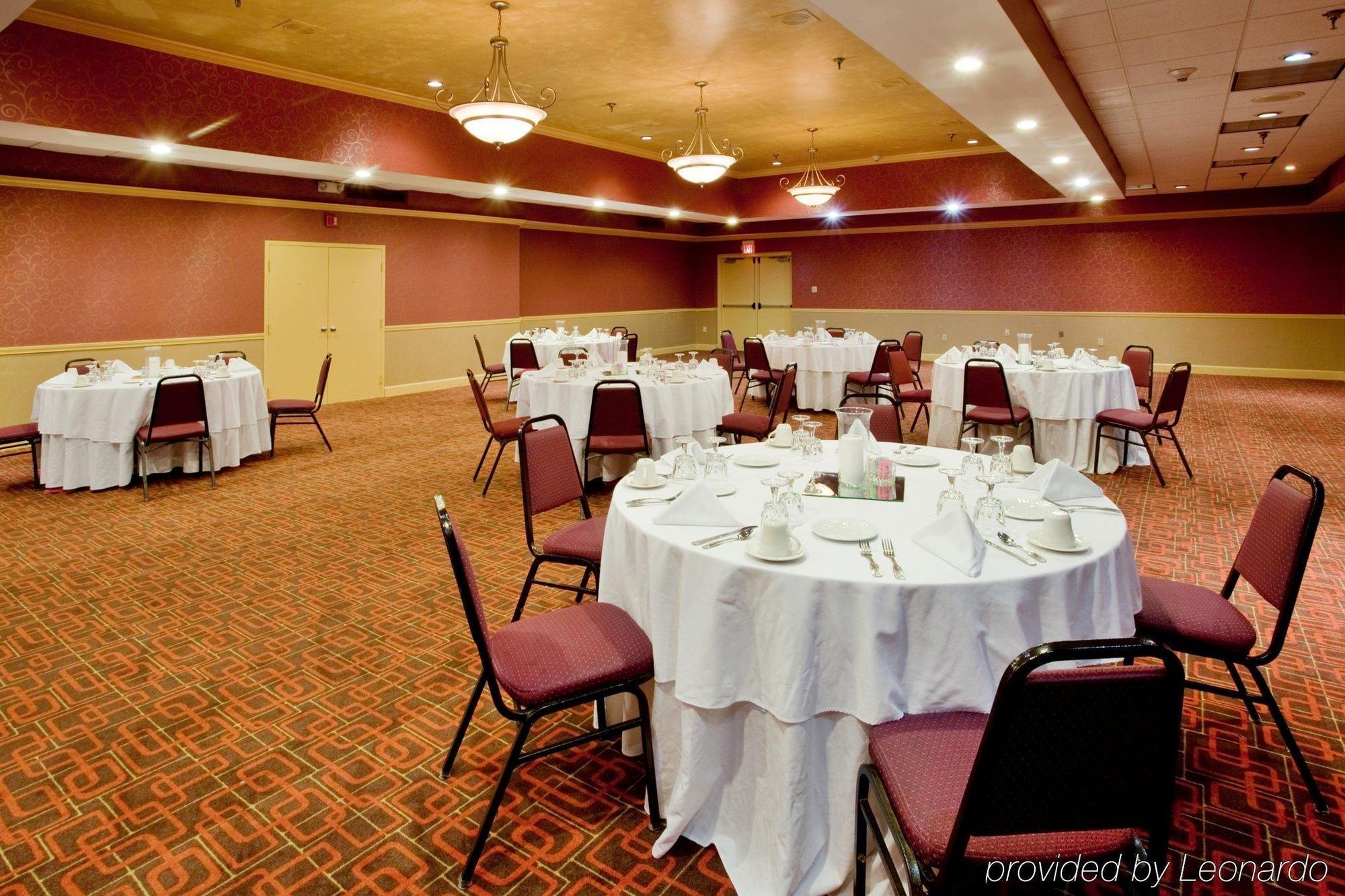 Hotel Express Richmond - Midtown By Ihg 3*